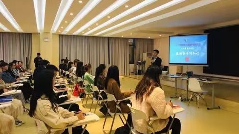 入职内训：揭秘企业员工成长第一步